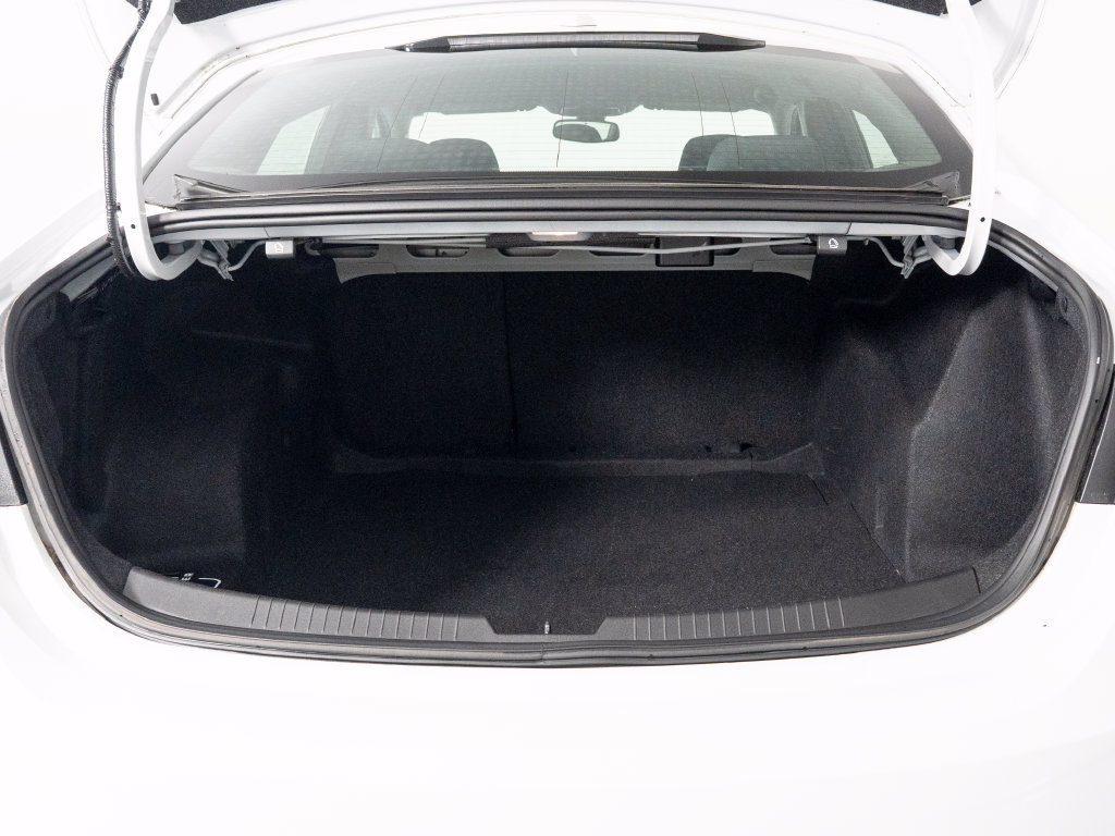 Used 2017 Chevrolet Malibu LT FWD image 44