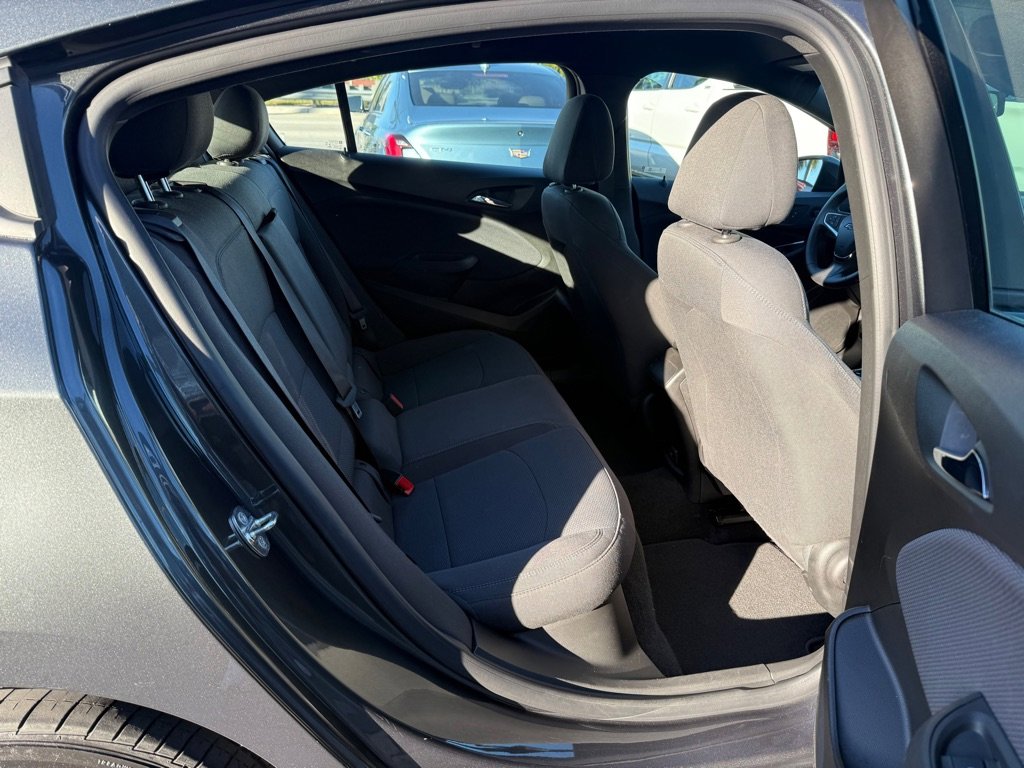 Used 2019 Chevrolet Cruze LT w/ Convenience Package image 32