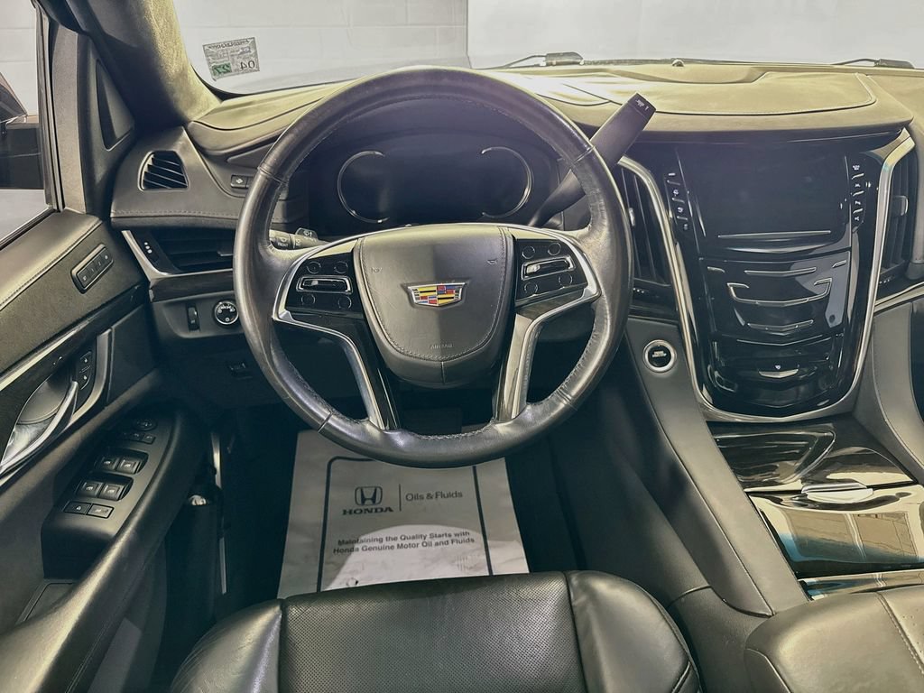 Used 2020 Cadillac Escalade ESV Platinum RWD image 31