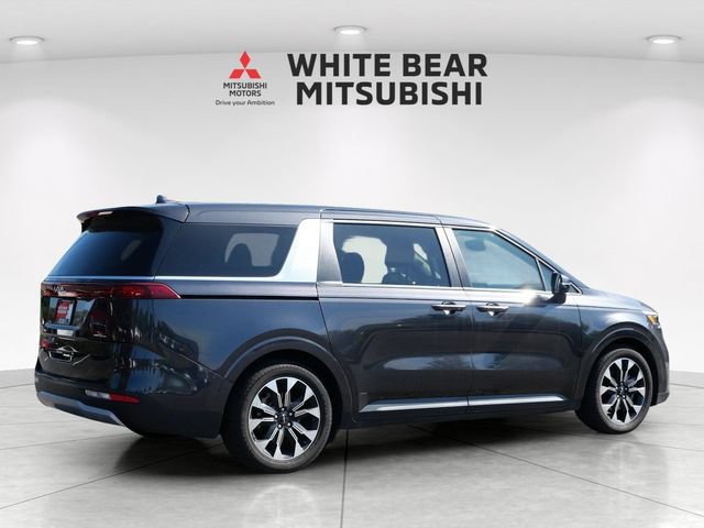 Used 2024 Kia Carnival EX FWD image 5
