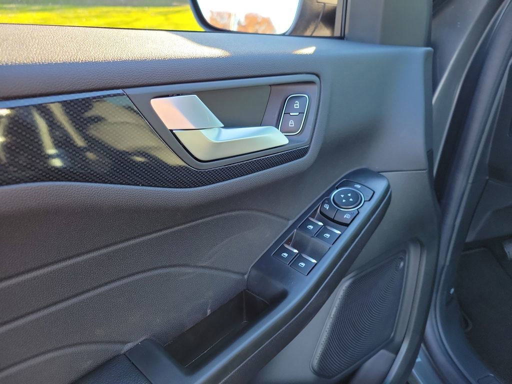 New 2026 Ford Escape ST-Line w/ Cold Weather Package image 19