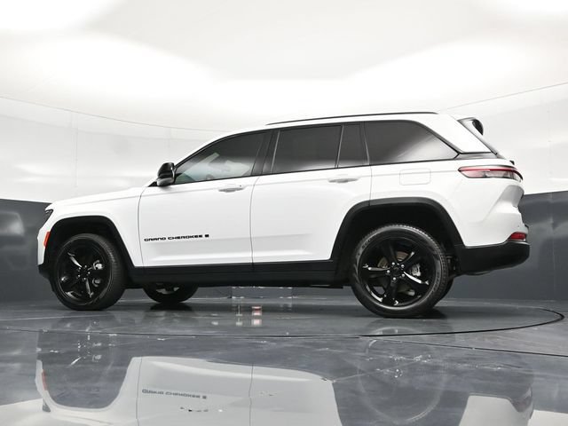 Used 2025 Jeep Grand Cherokee Limited w/ Black Appearance Package AWD/4WD image 66