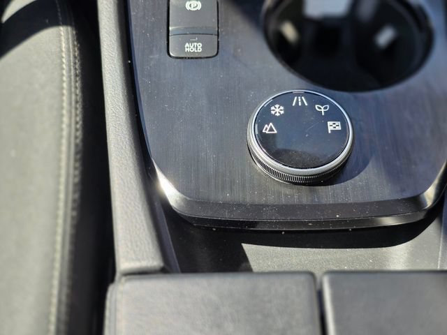 Used 2024 Nissan Rogue S AWD/4WD image 23