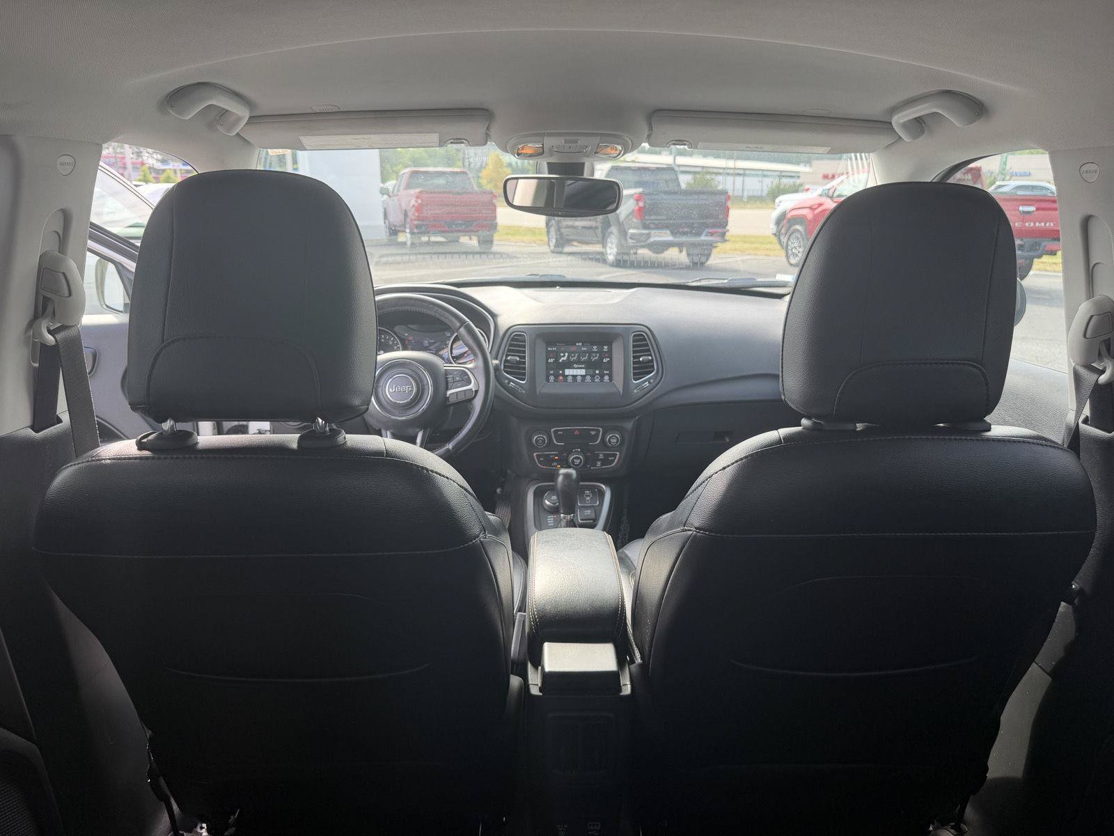 Used 2020 Jeep Compass Latitude w/ Popular Equipment Group AWD/4WD image 27