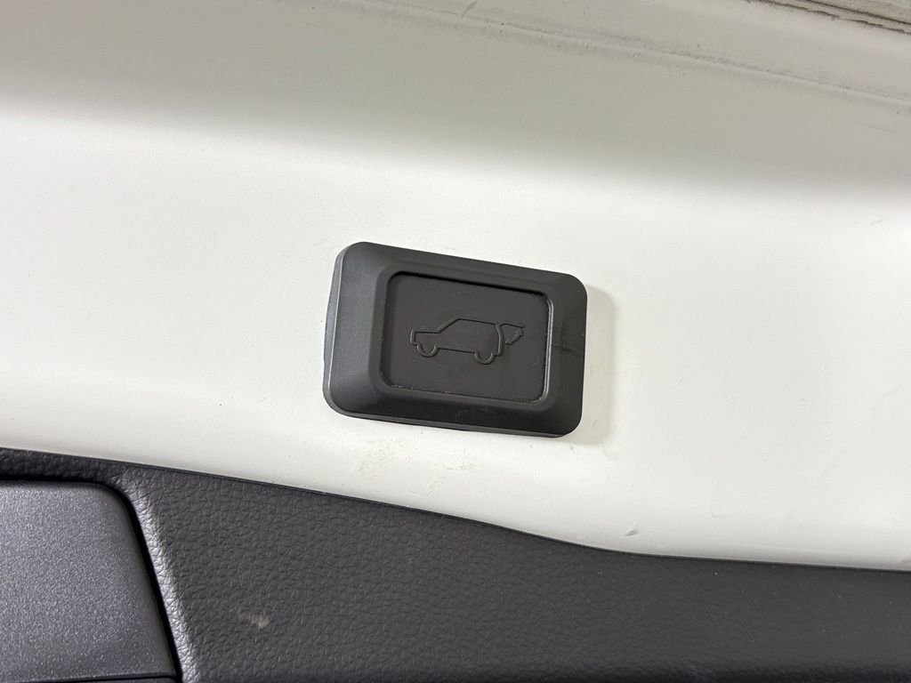 Used 2021 Toyota RAV4 XLE Premium AWD/4WD image 39
