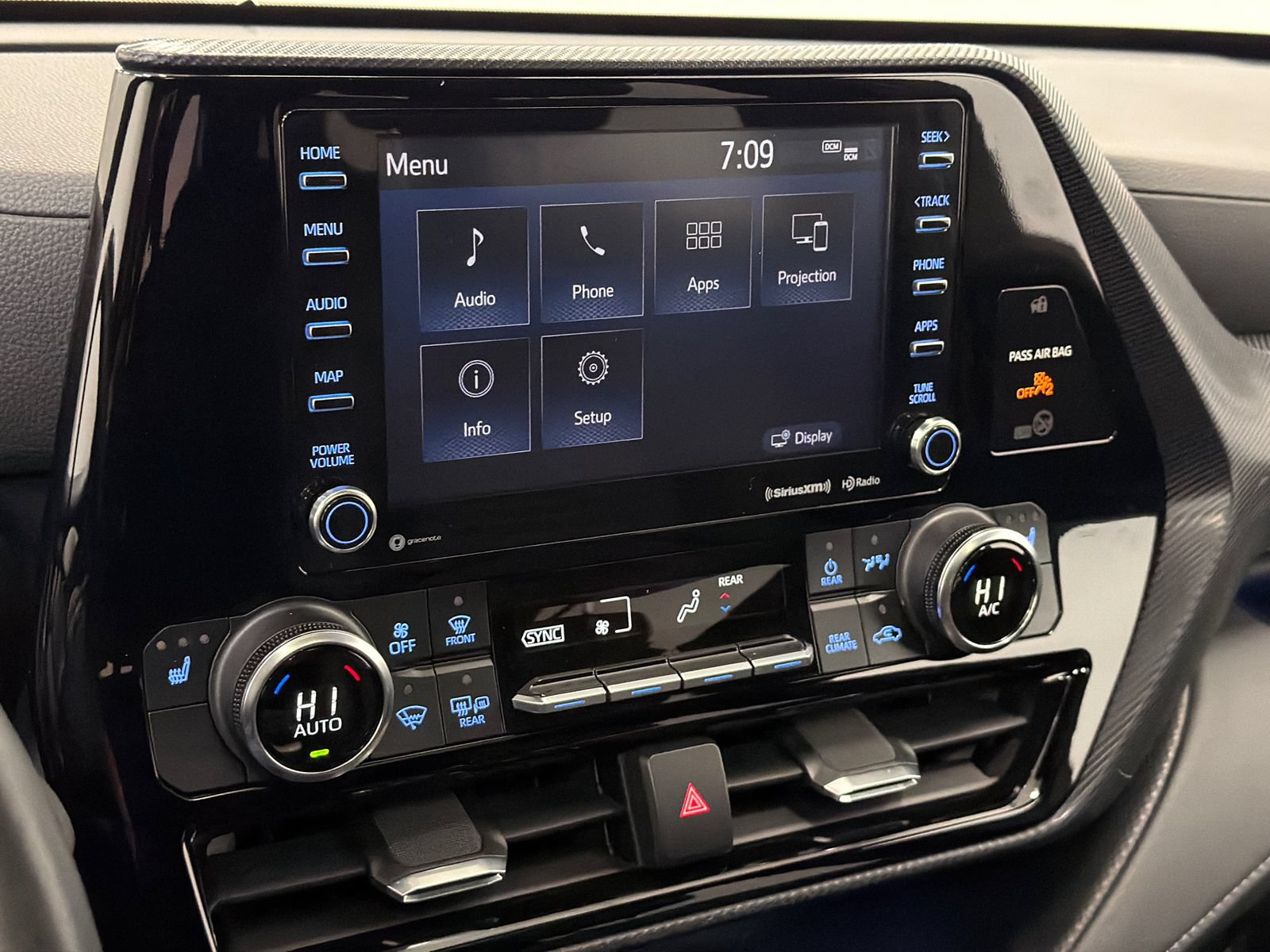 Used 2022 Toyota Highlander XSE AWD/4WD image 27
