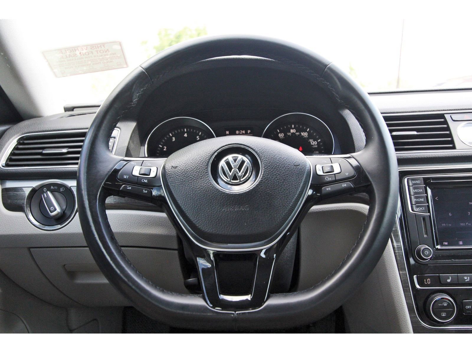 Used 2017 Volkswagen Passat 1.8T SE image 13