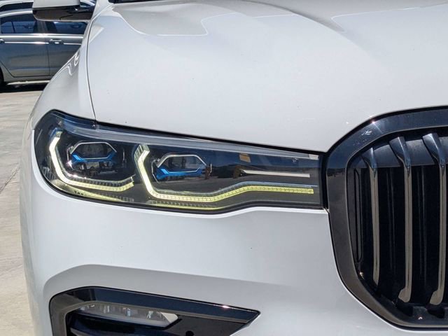 Used 2021 BMW X7 M50i w/ Dynamic Handling Package AWD/4WD image 9