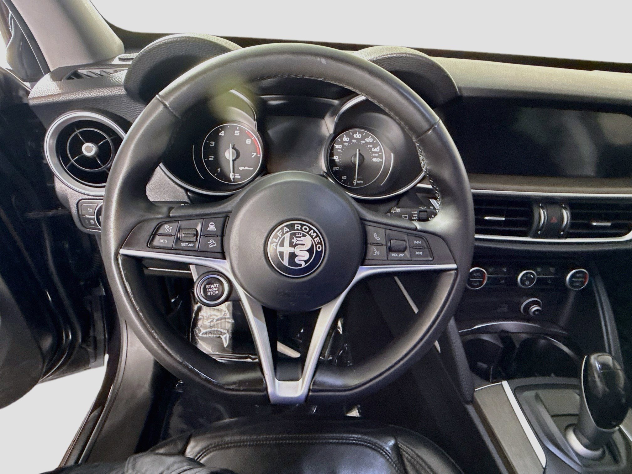 Used 2018 Alfa Romeo Stelvio Ti AWD/4WD image 13