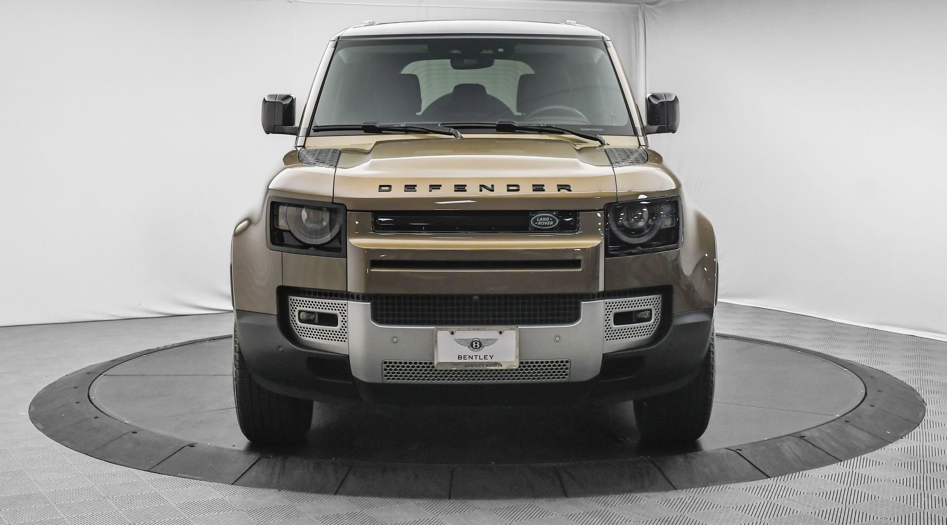 Used 2024 Land Rover Defender 110 S image 2