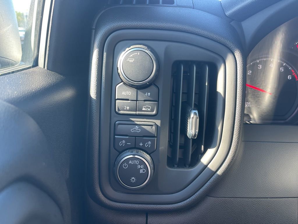 Used 2025 Chevrolet Silverado 1500 Custom w/ Turbomax Blackout Package image 23