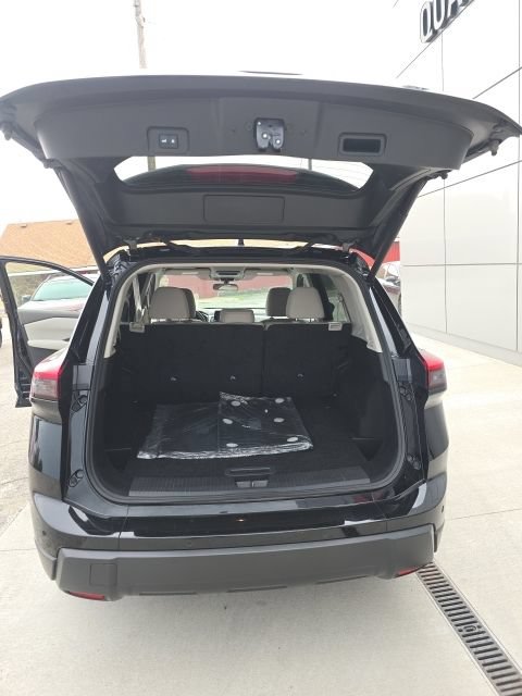 Used 2025 Nissan Rogue SV AWD/4WD image 23