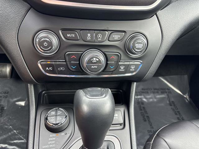 Certified 2022 Jeep Cherokee Trailhawk w/ Sun, Sound & Nav Group image 29