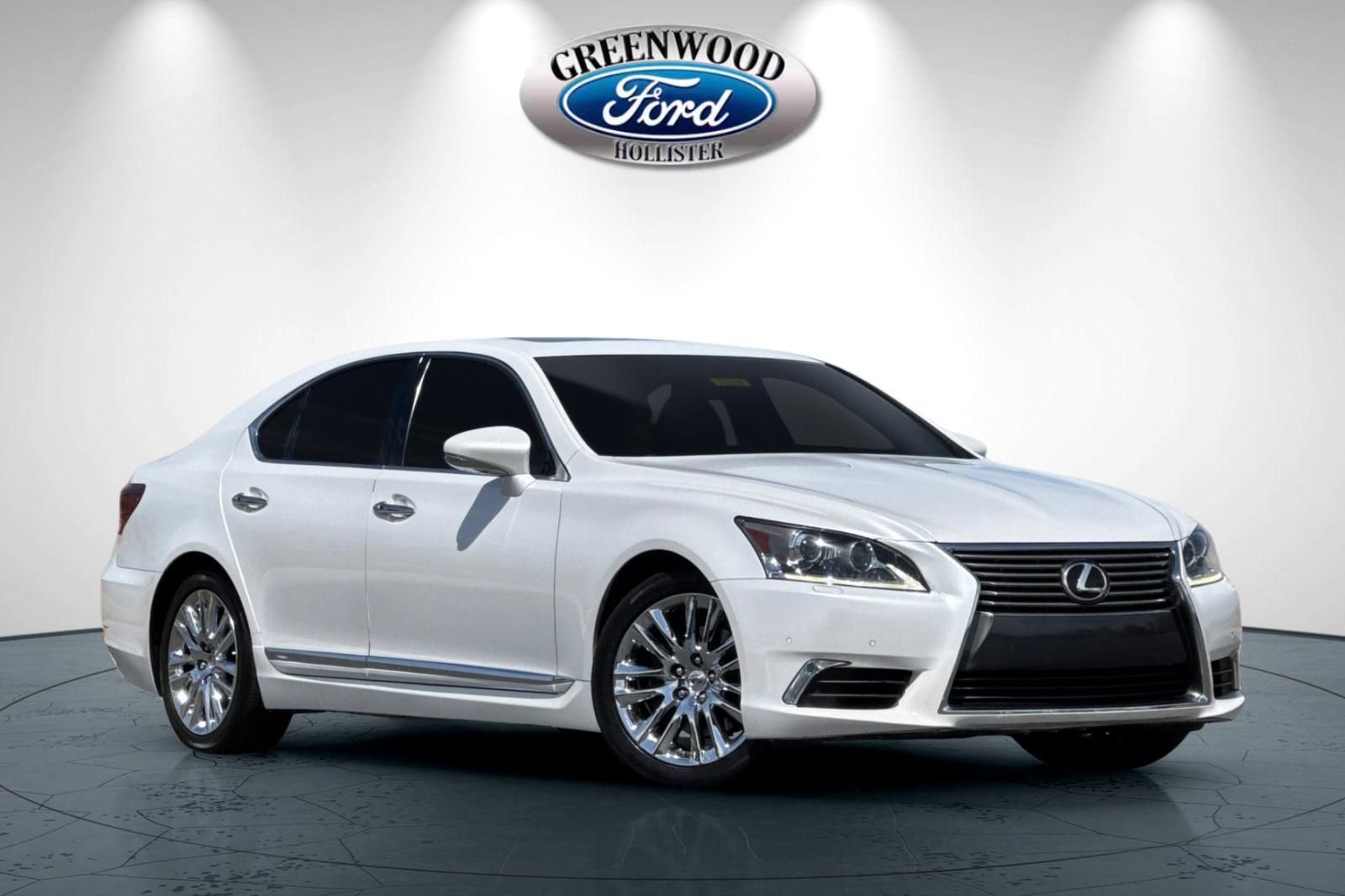 Used 2017 Lexus LS 460 w/ Comfort Package image 2