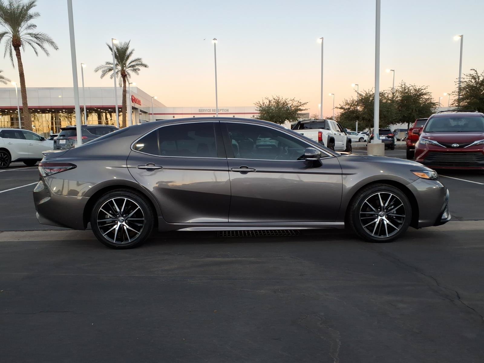 Used 2024 Toyota Camry SE FWD image 3