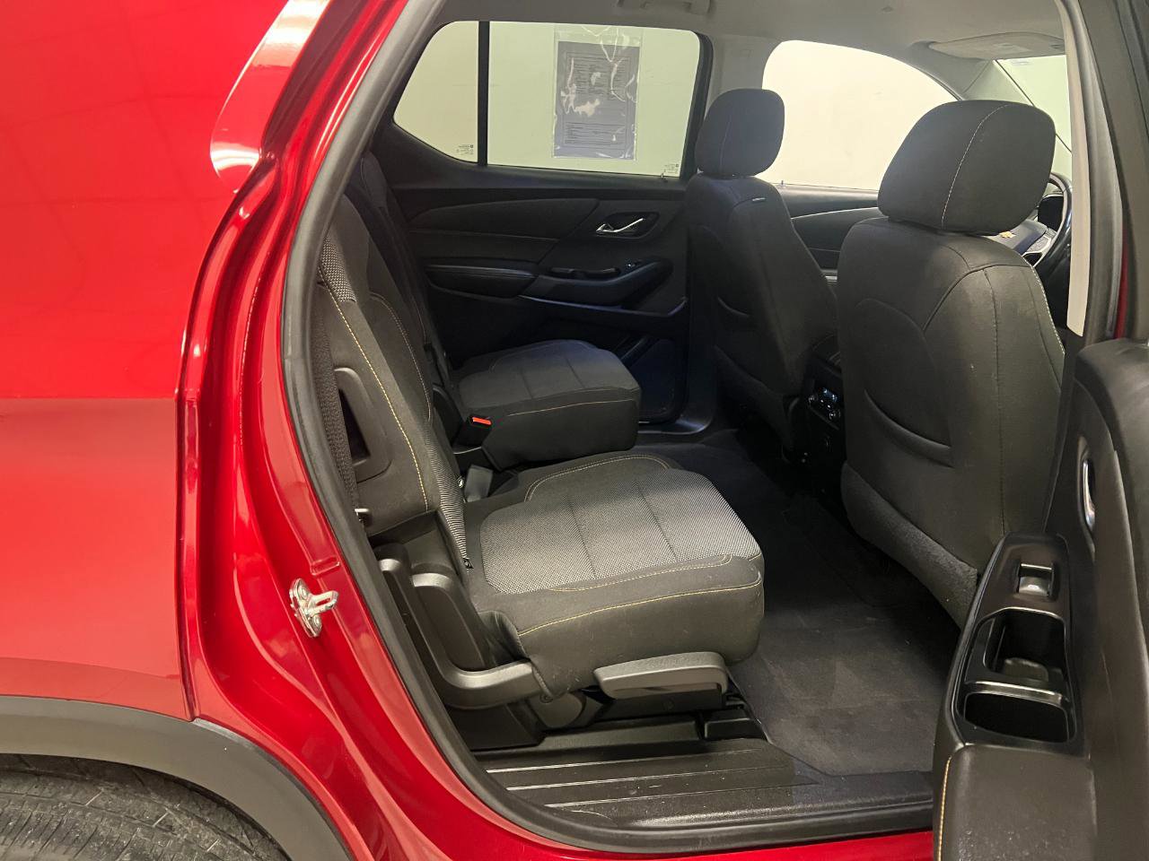 Used 2019 Chevrolet Traverse LT FWD image 28