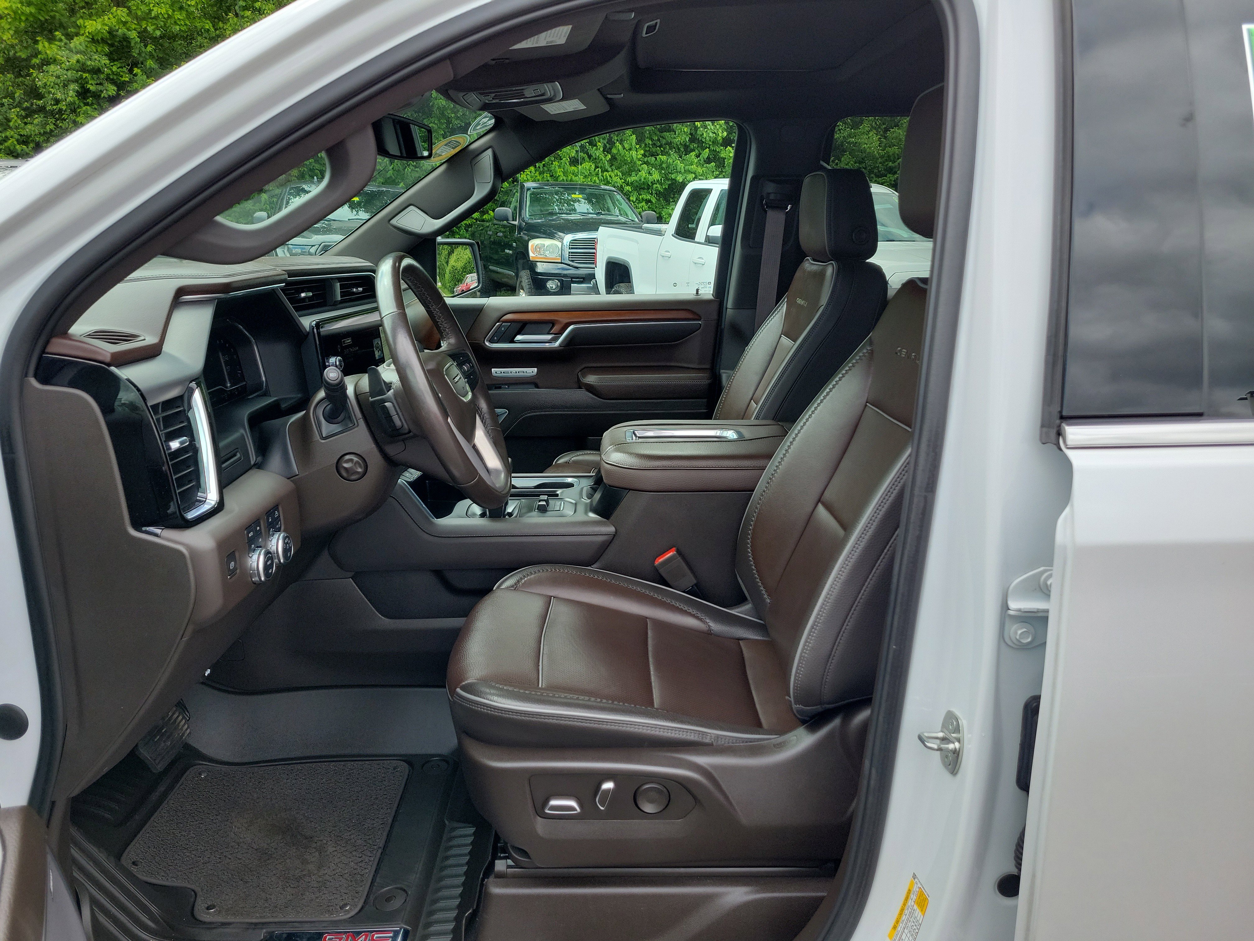 Used 2022 GMC Sierra 1500 Denali AWD/4WD image 15