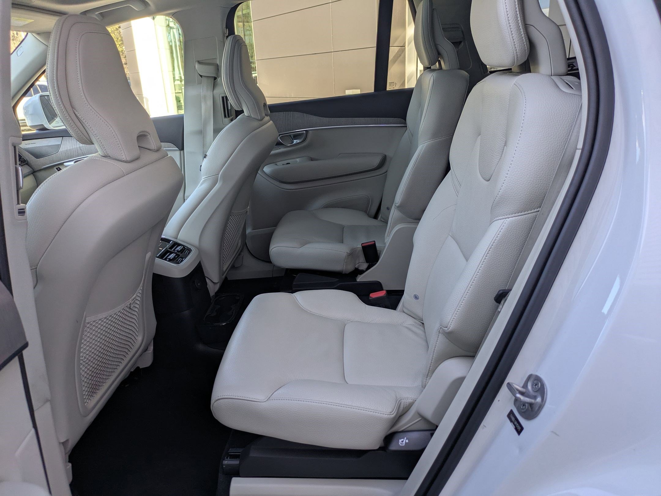 Used 2024 Volvo XC90 T8 Plus w/ Protection Package Premier image 26