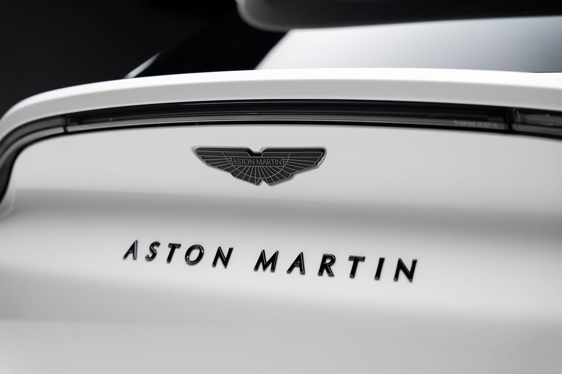 Used 2021 Aston Martin DBX AWD/4WD image 28