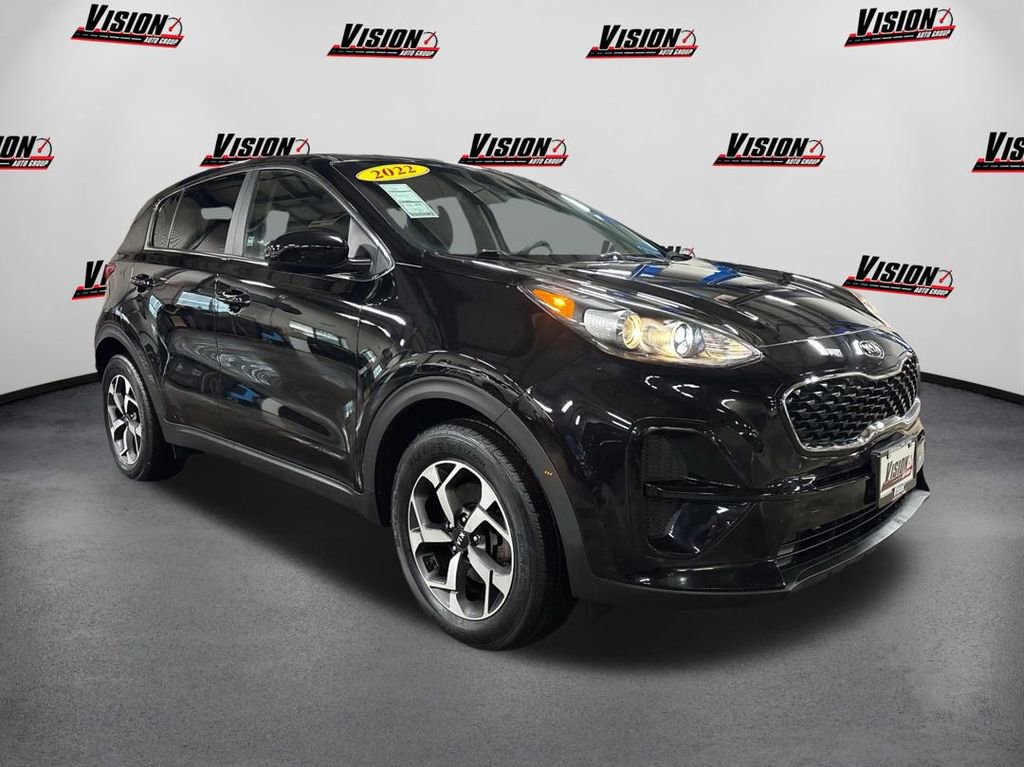 Used 2022 Kia Sportage LX image 3