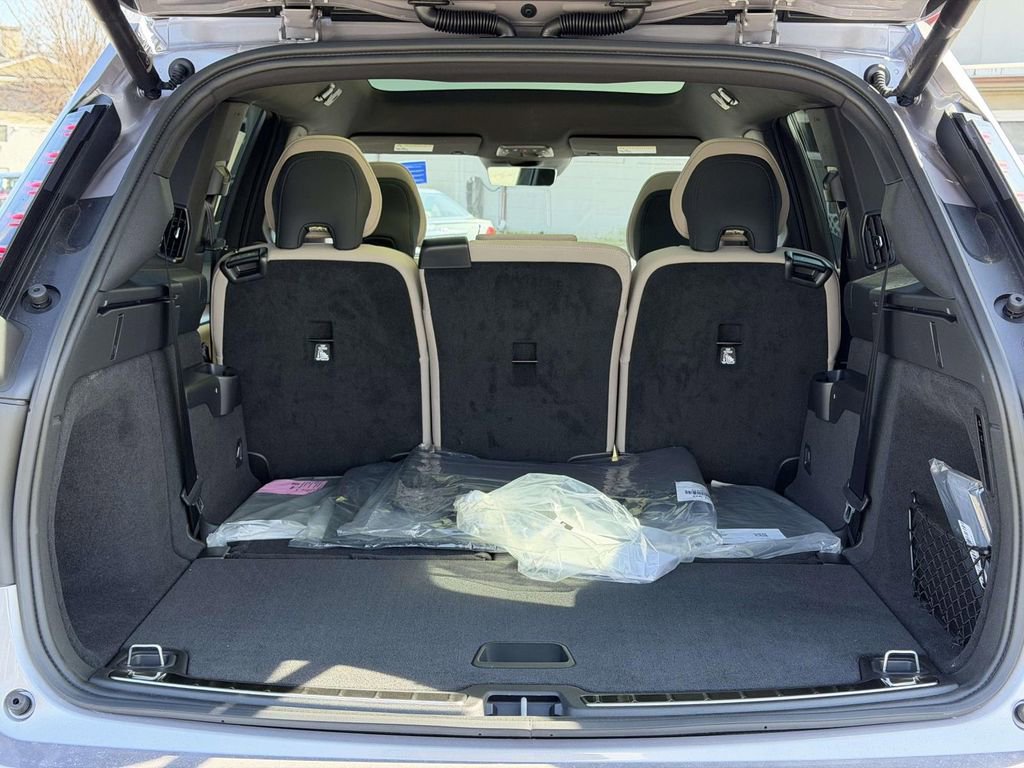 New 2026 Volvo EX90 Plus image 12