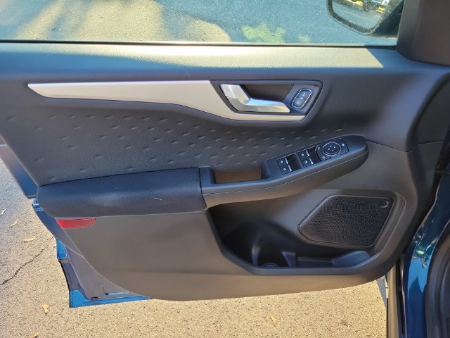 Certified 2020 Ford Escape SE FWD image 12
