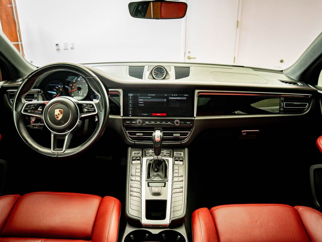 Certified 2021 Porsche Macan S AWD/4WD image 6