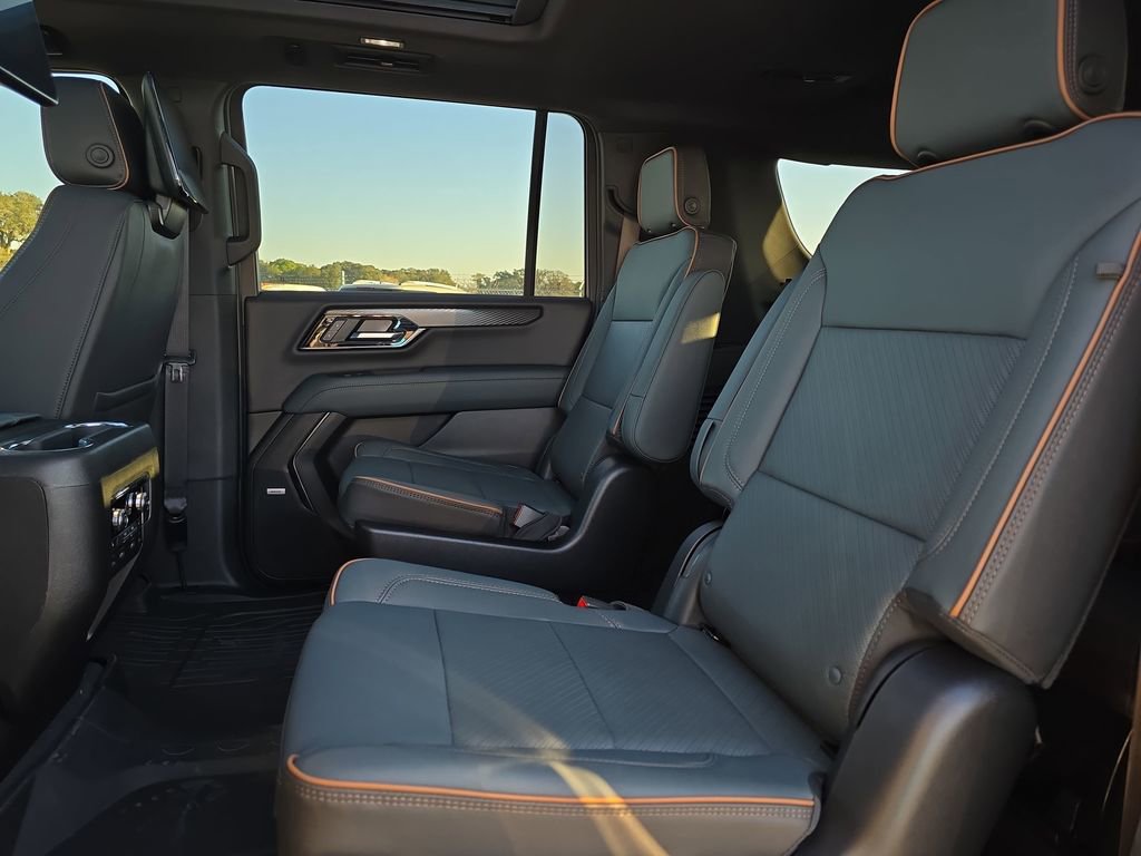 New 2026 GMC Yukon XL AT4 w/ AT4 Premium Plus Package AWD/4WD image 15