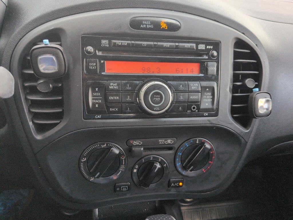 Used 2013 Nissan Juke S FWD image 12