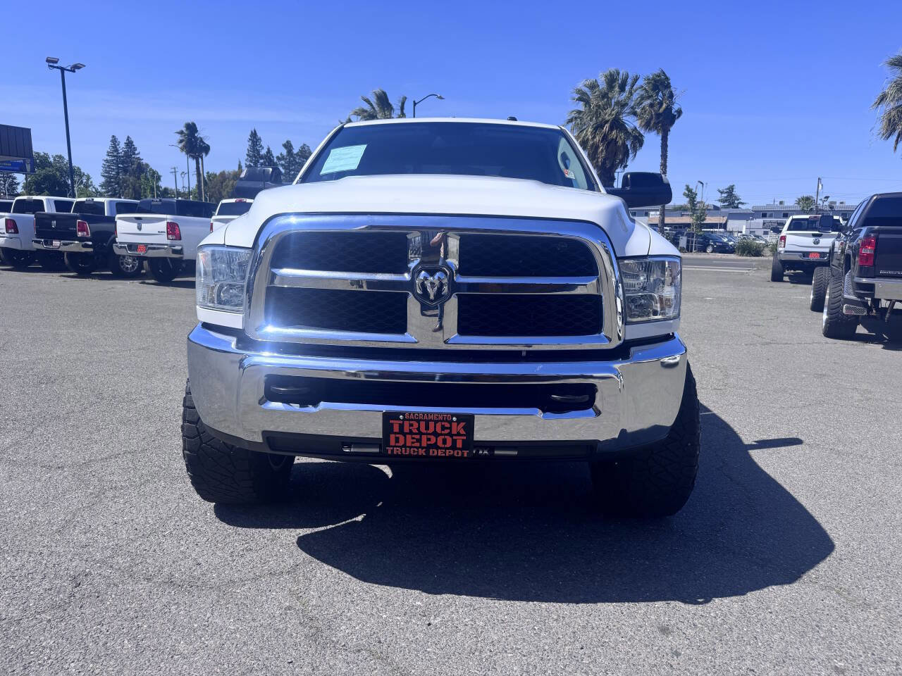 Used 2014 RAM 2500 Tradesman w/ Chrome Appearance Group AWD/4WD image 3