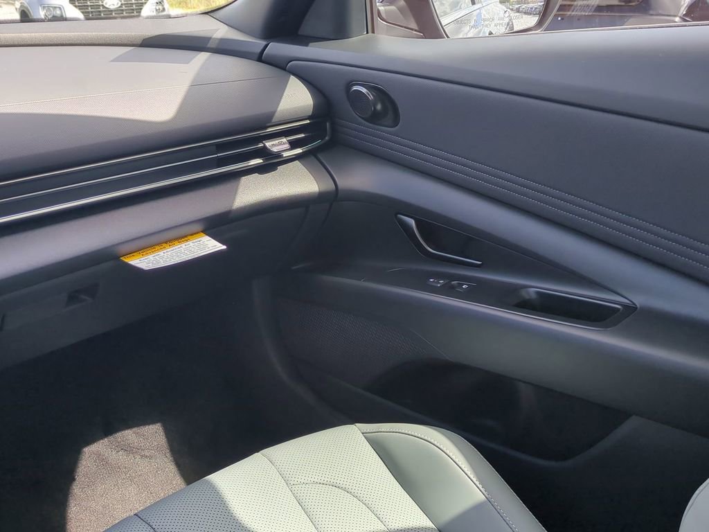 New 2026 Hyundai Elantra Limited image 18
