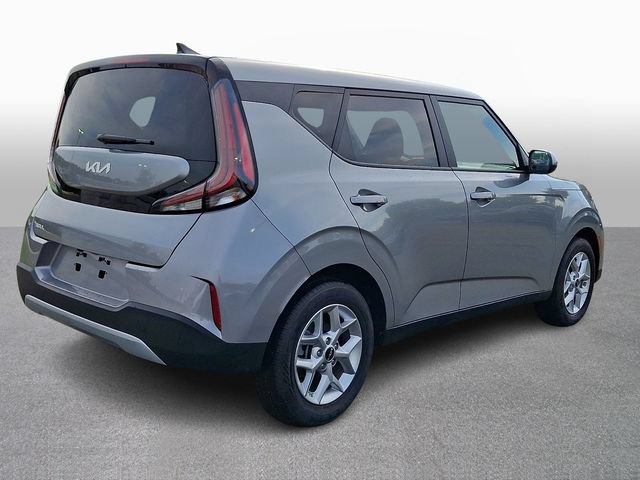 Used 2025 Kia Soul LX w/ LX Technology Package FWD image 4