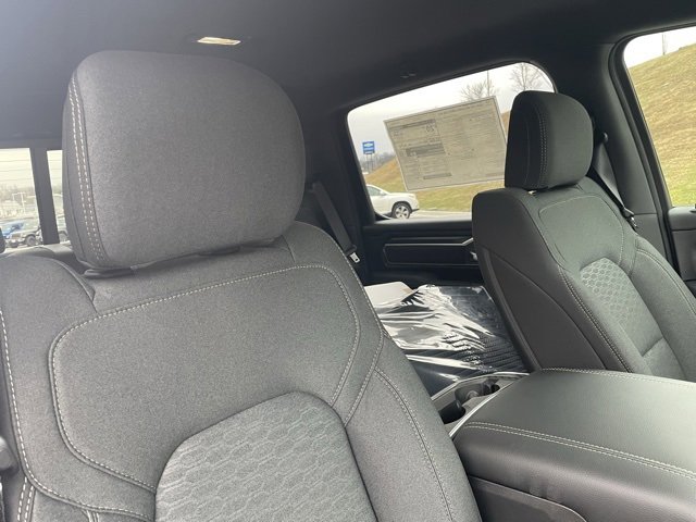 New 2026 RAM 1500 4x4 Crew Cab image 29