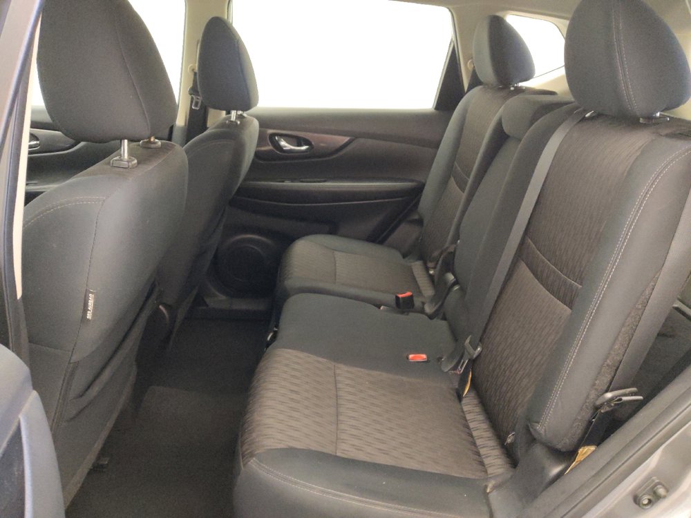 Used 2018 Nissan Rogue S image 18