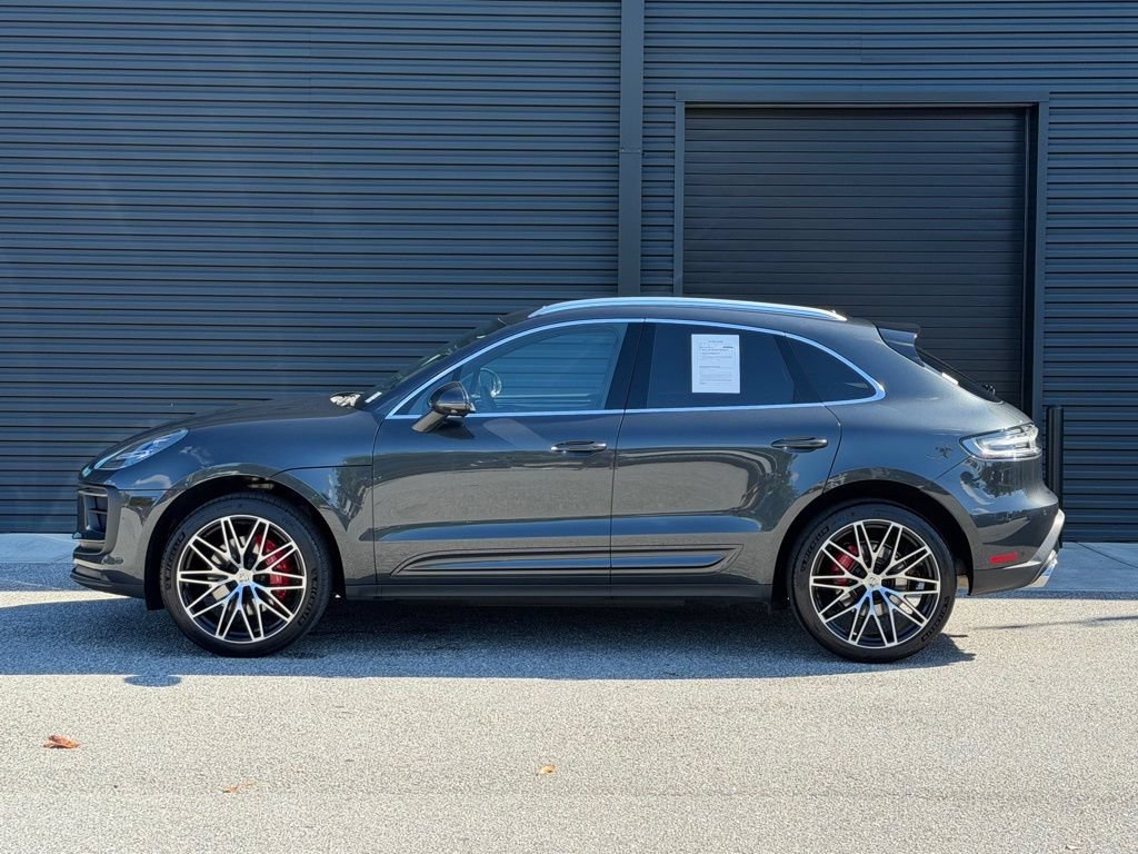 Certified 2025 Porsche Macan S AWD/4WD image 2