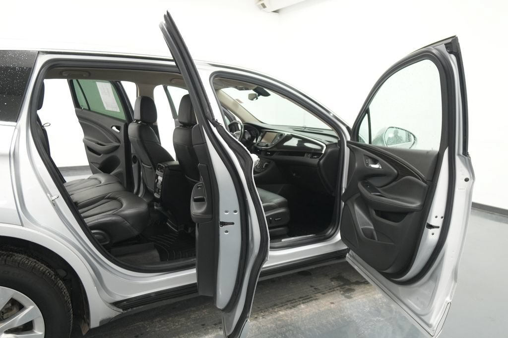 Used 2018 Buick Envision Essence AWD/4WD image 29