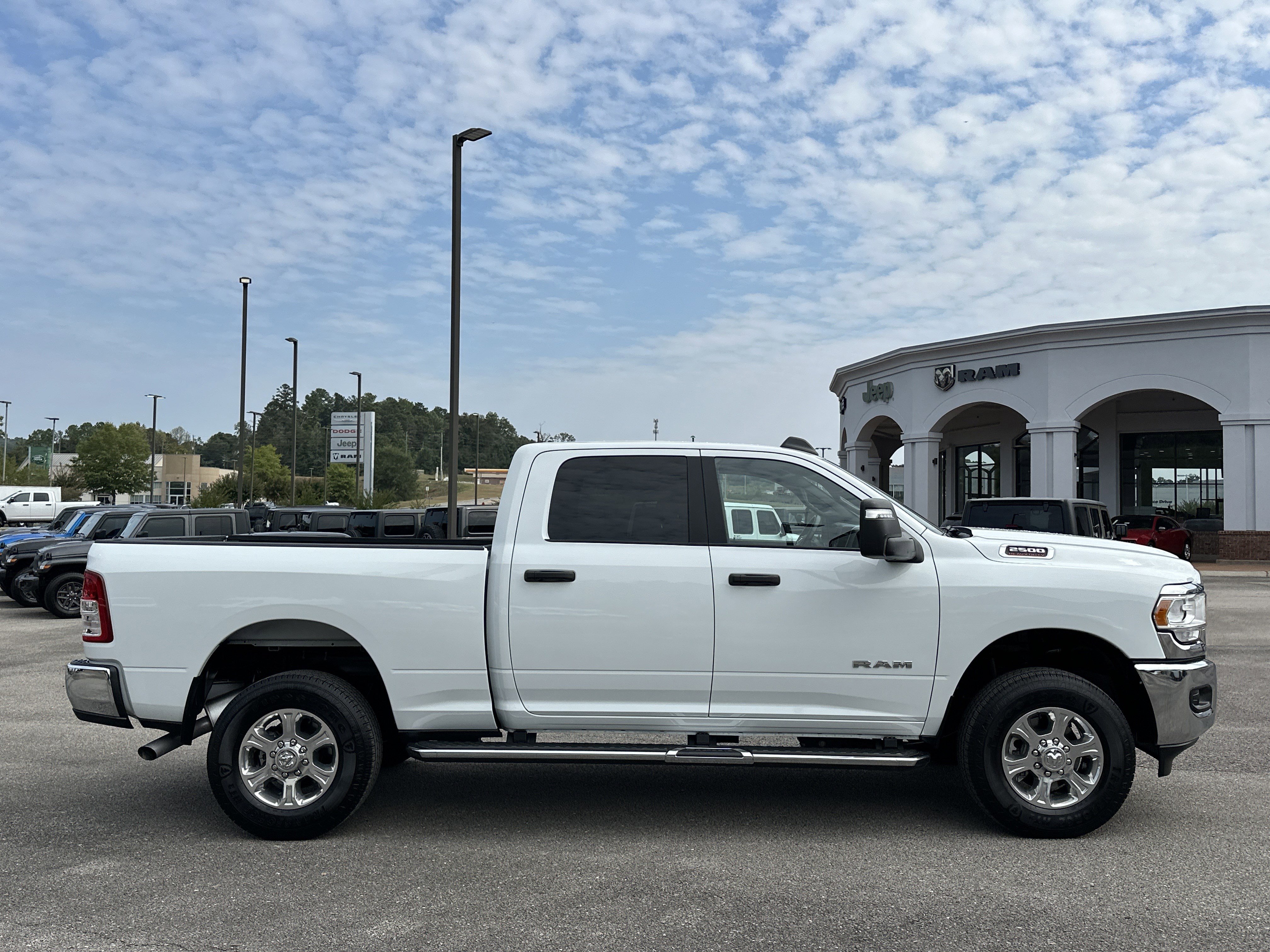 Used 2024 RAM 2500 Big Horn w/ Bed Utility Group image 8