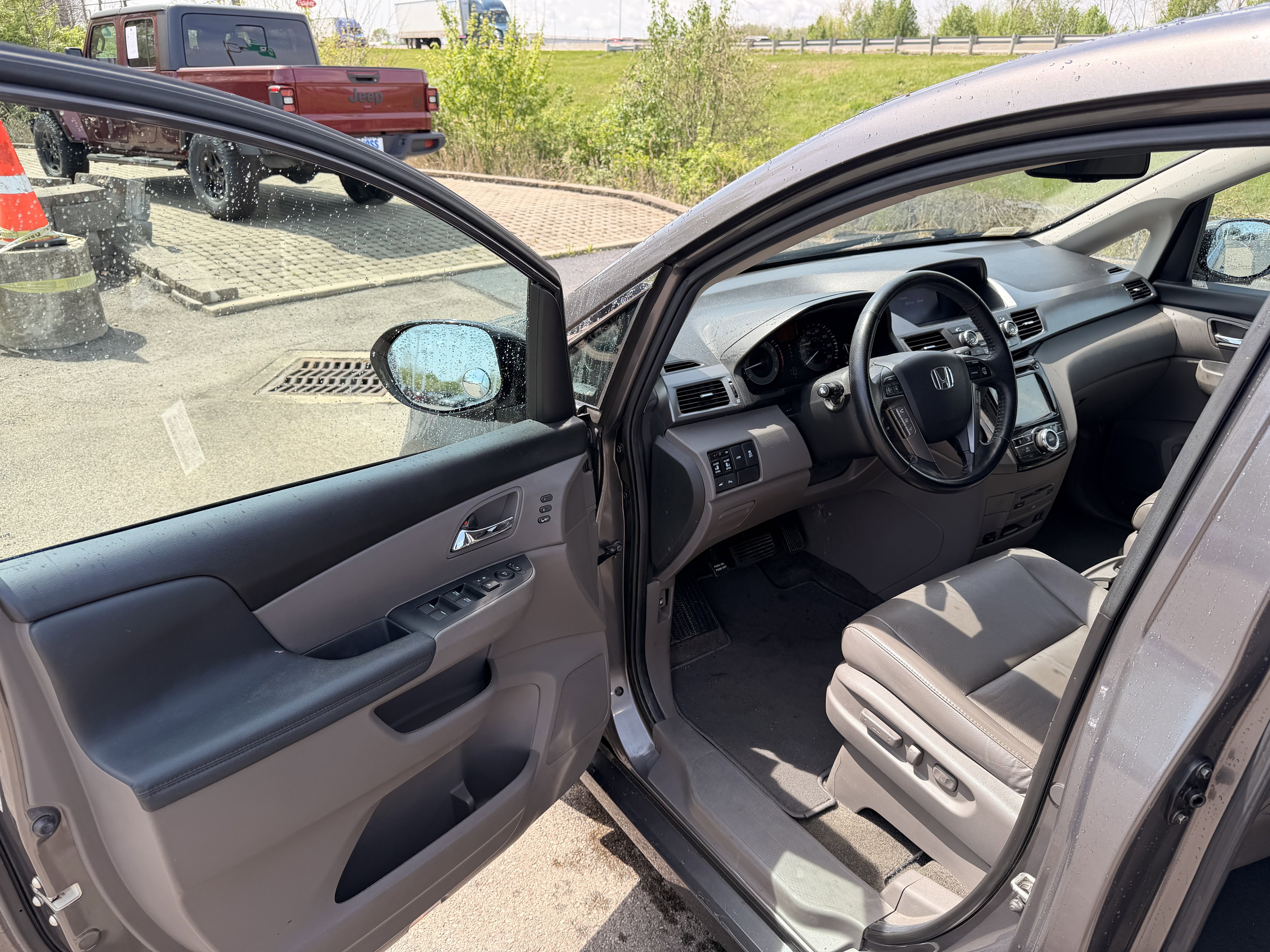 Used 2014 Honda Odyssey Touring image 11