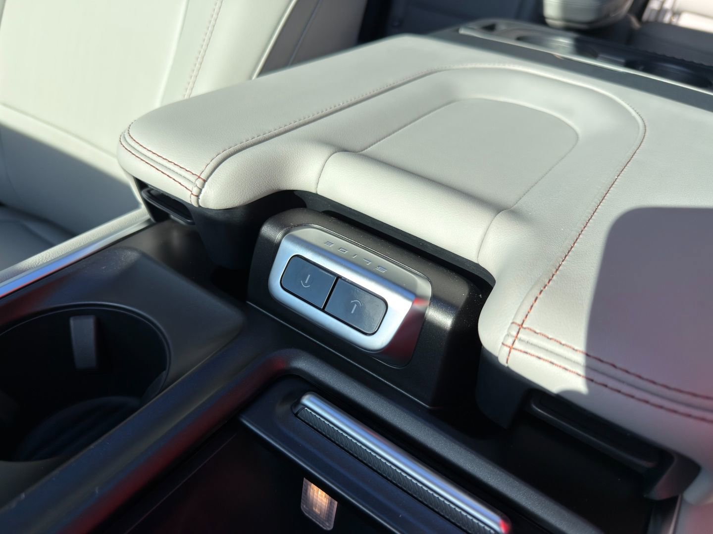 New 2025 Ford Expedition Active image 44