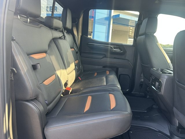 Used 2025 GMC Sierra 1500 AT4 w/ Technology Package AWD/4WD image 10