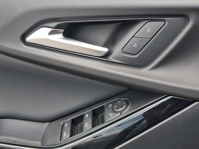 Used 2026 Chevrolet Equinox LT FWD image 22