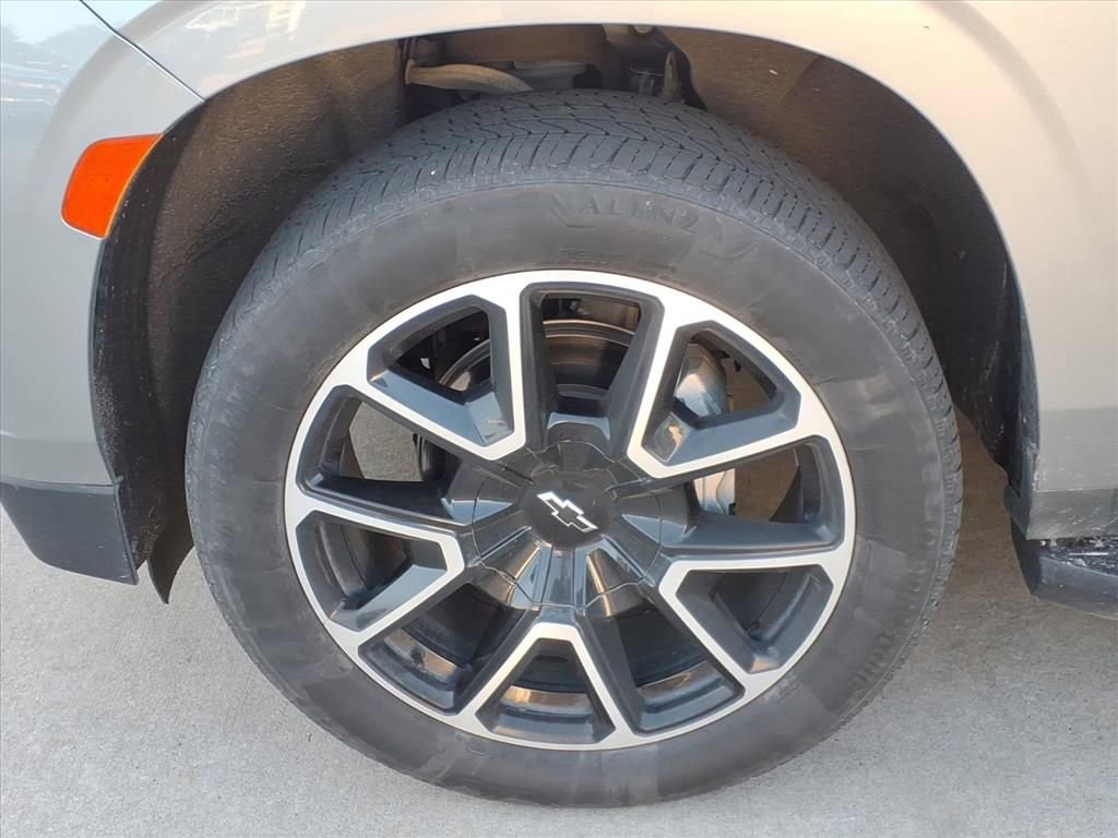 Certified 2023 Chevrolet Suburban RST w/ Luxury Package RWD image 10
