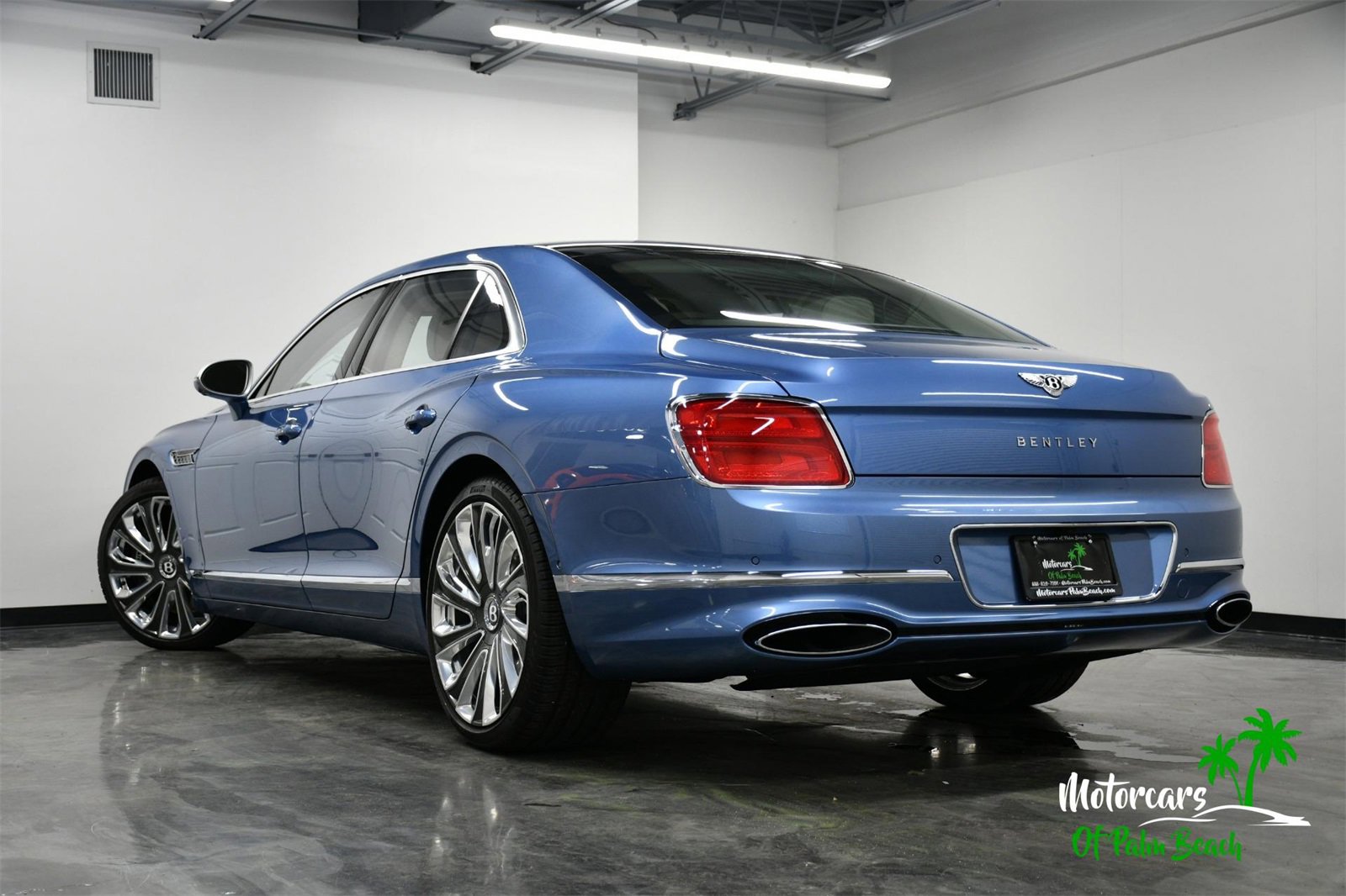 Used 2023 Bentley Flying Spur W12 image 7