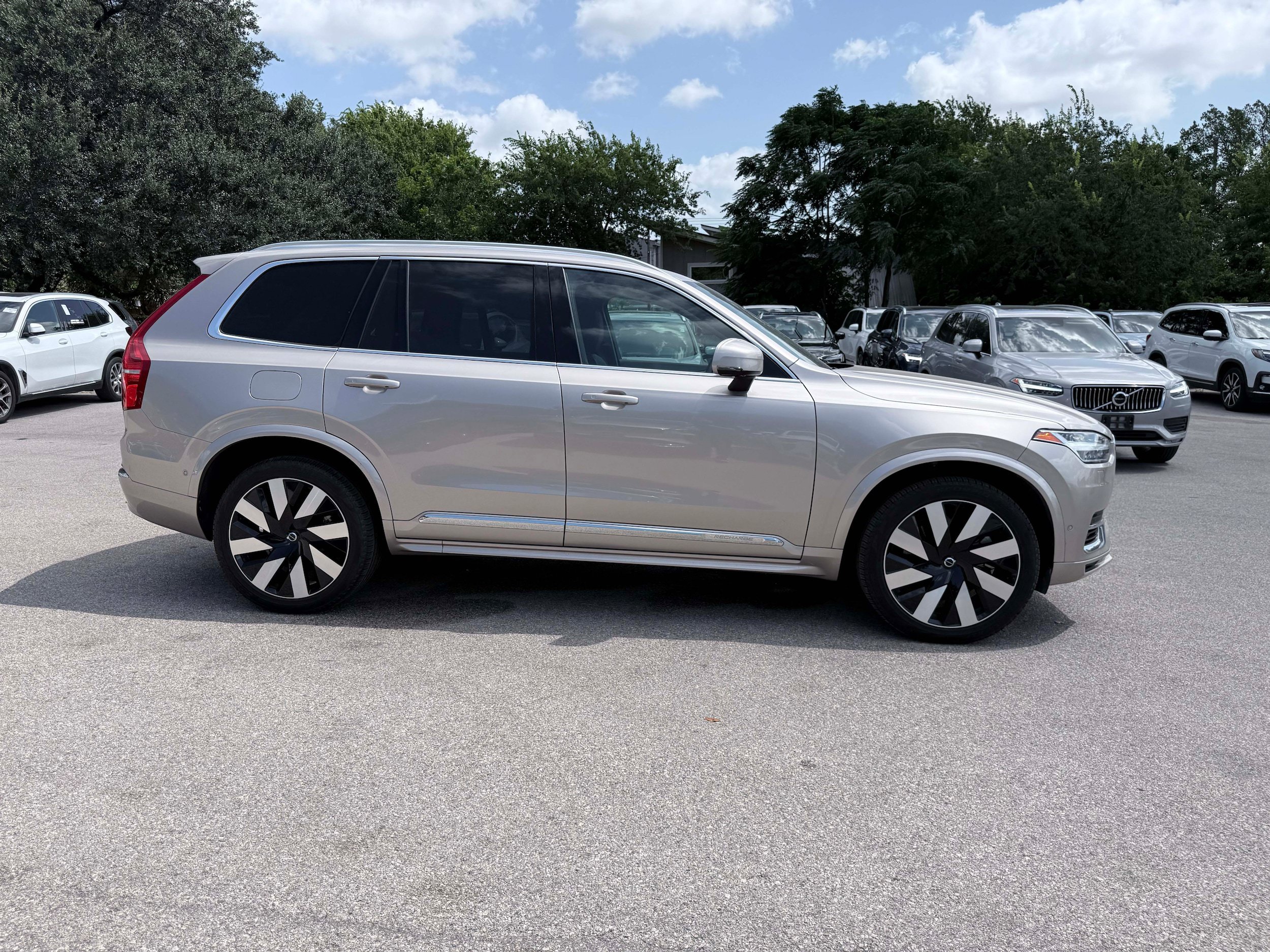Certified 2024 Volvo XC90 T8 Plus w/ Protection Package Premier AWD/4WD image 7