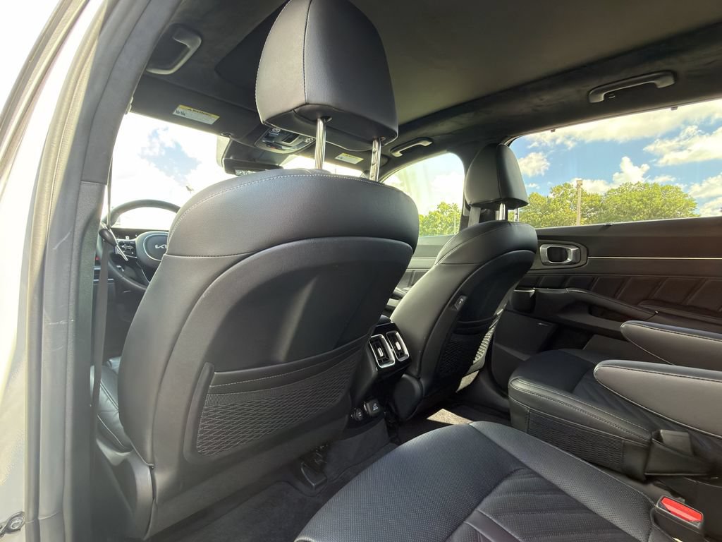 Certified 2025 Kia Sorento SX Prestige AWD/4WD image 21