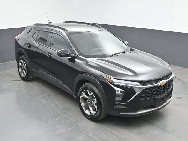 Used 2026 Chevrolet Trax LT w/ Driver Confidence Package FWD image 32