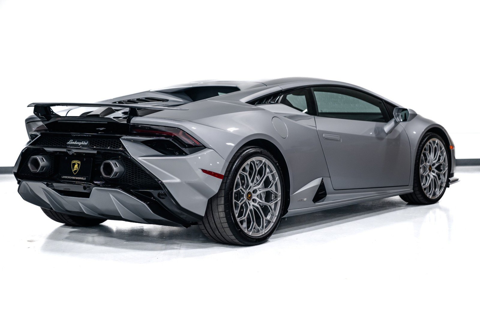 Used 2023 Lamborghini Huracan Tecnica RWD image 7