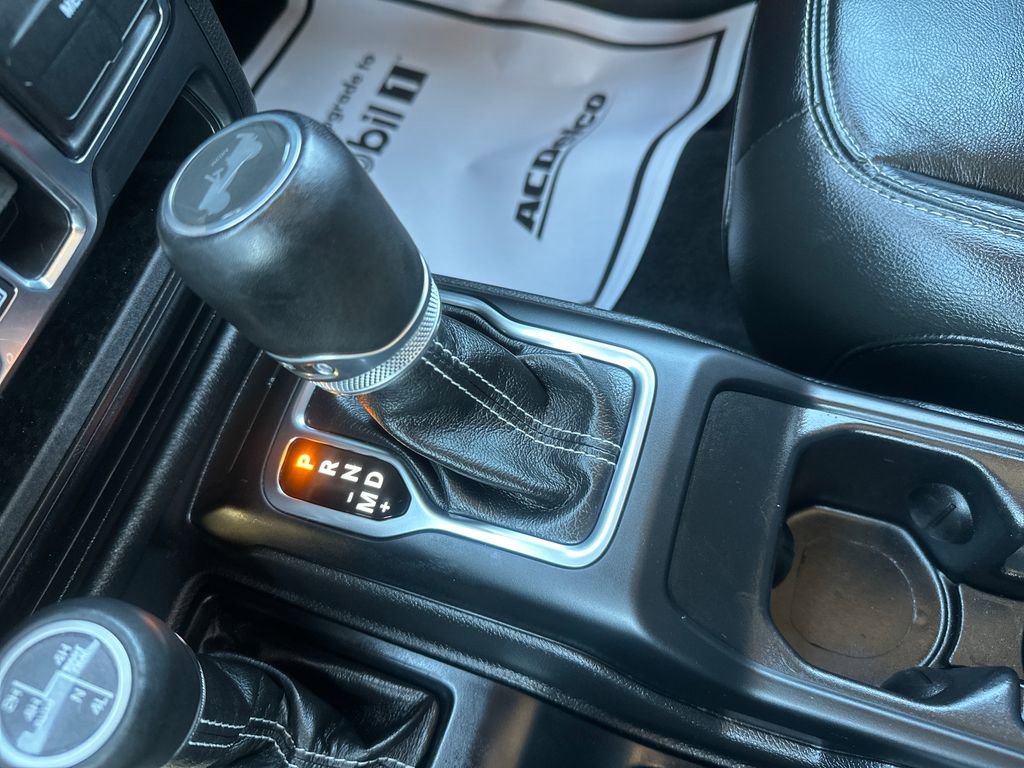 Used 2022 Jeep Wrangler Unlimited Sahara image 19