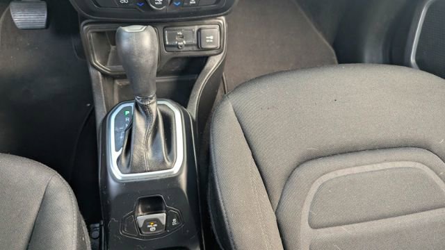 Used 2018 Jeep Renegade Latitude image 34