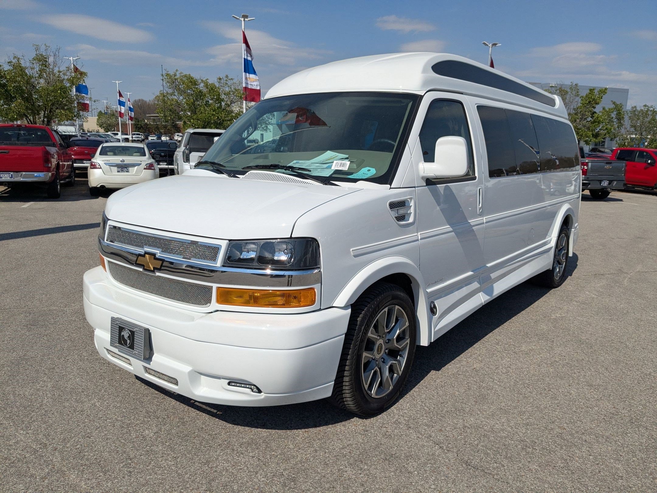 New 2026 Chevrolet Express 2500 Extended w/ Driver Convenience Package image 10